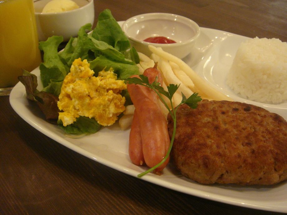 ちびっこハンバーグランチ（ジュース付）