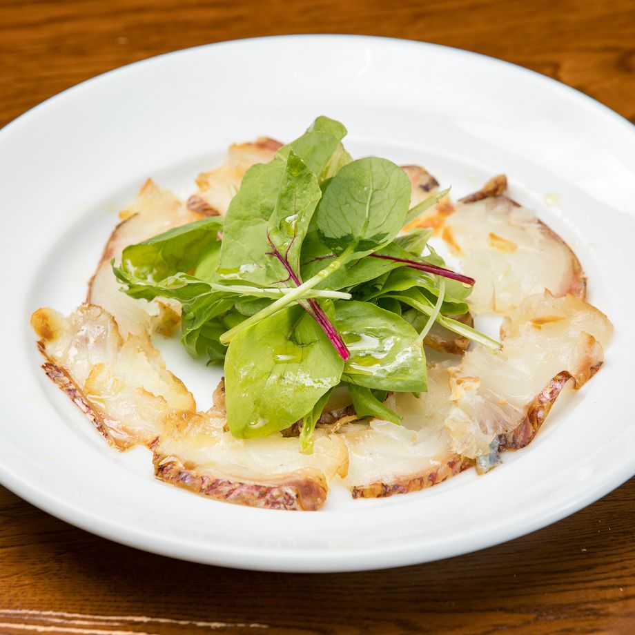 燻製した真鯛の自家製の生ハム（500円）