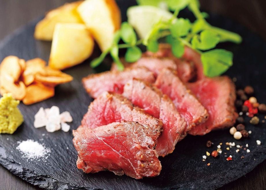 熊本和牛 あか牛炭火焼き（2,200円(税込)）