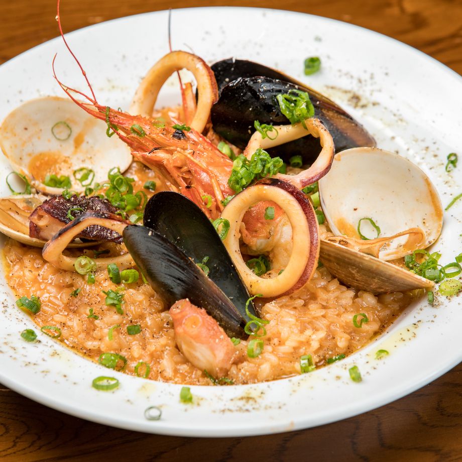 贅沢な魚介たっぷりブイヤベース風（1,500円）