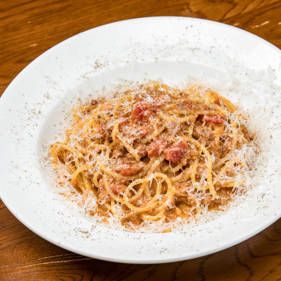 じっくり煮込んだ和牛のスジ肉入りお肉のミートソース（900円）