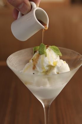 モッツァレラチーズのソルベとアフォガード