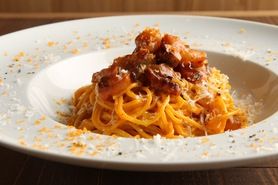 グアンチャーレと龍の卵の濃厚カルボナーラ（タヤリン）