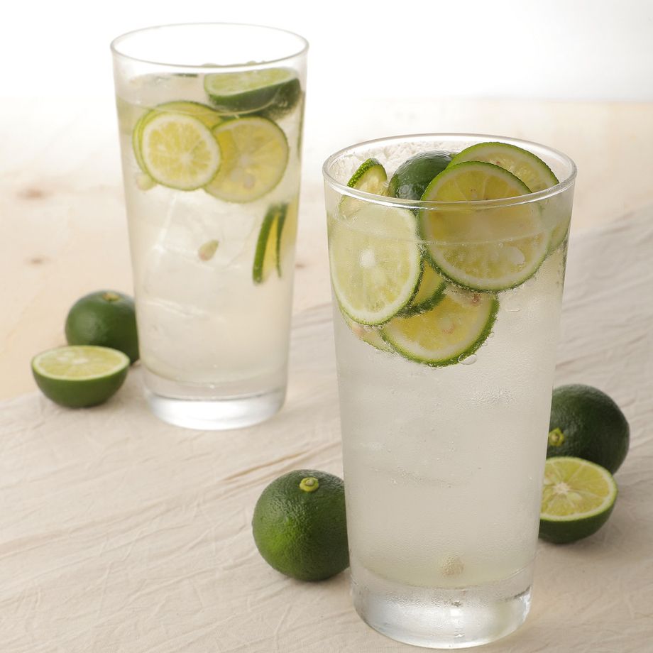 丸ごとすだちサワー Carbonated Shochu with Sudachi citron