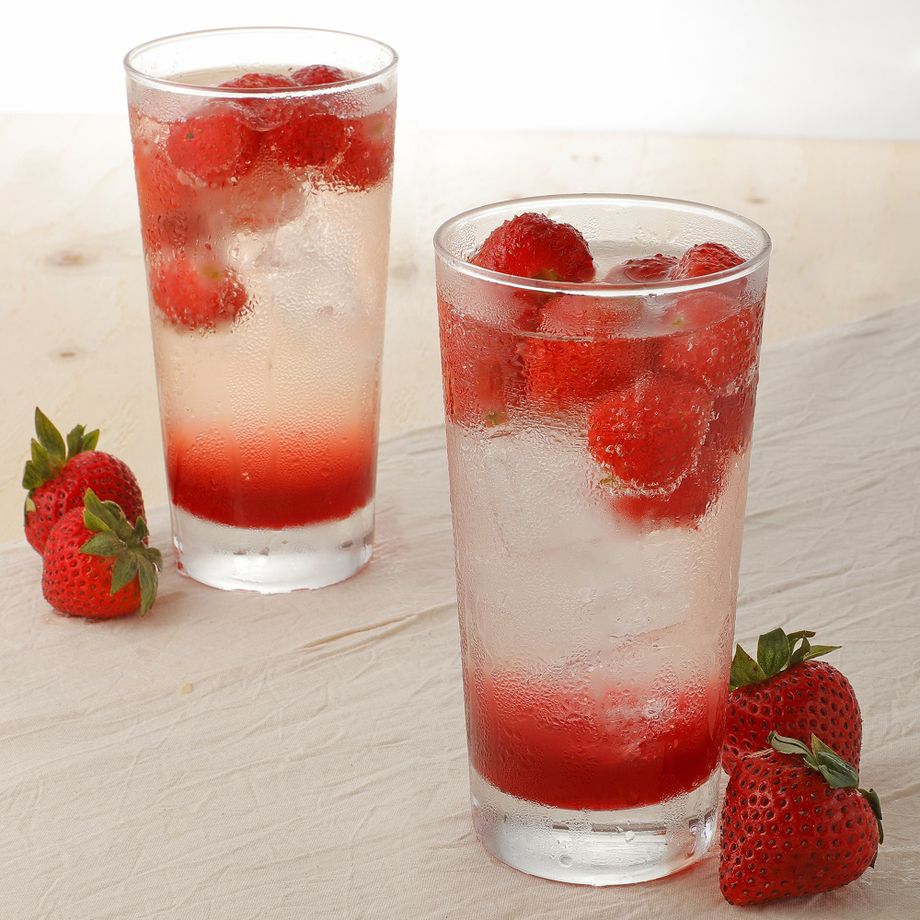 【NEW】国産完熟いちごサワー Carbonated Shochu with Ripe Strawberry 