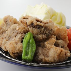 まぐろほほ肉ジューシーから揚げ Japanese Style Deep-fried Tuna Cheek