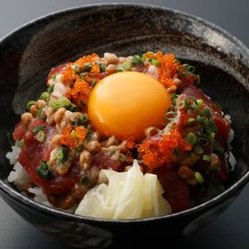 まぐろ納豆バクダン丼 Tuna ＆ Natto Bowl 