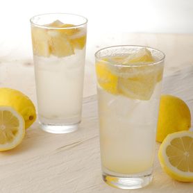 生レモンサワー Carbonated Shochu with Fresh Lemon