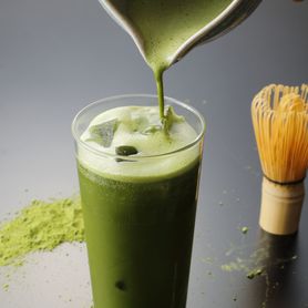 【新】静岡県産 富士山抹茶割 Shochu with Fujiyama Matcha 和体験～富士山麓の濃厚抹茶を点ててみよう～