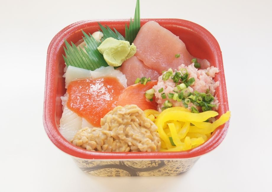 バクダン丼（540円～）