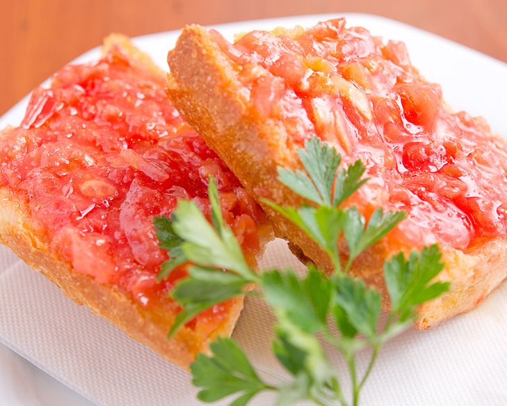 パン・コン・トマテ