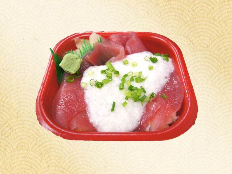 やまかけ丼（540円～）