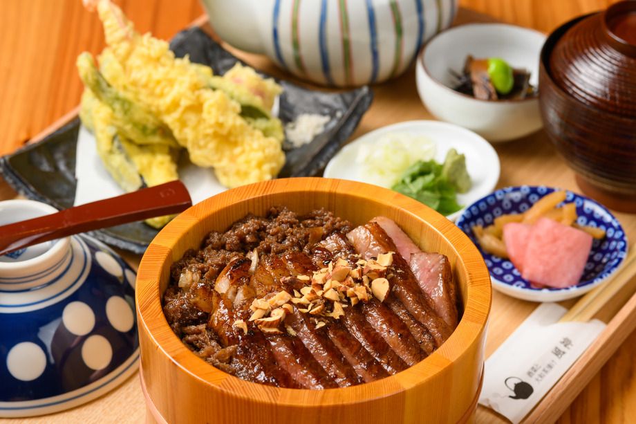 大和牛上ロースまぶし御膳