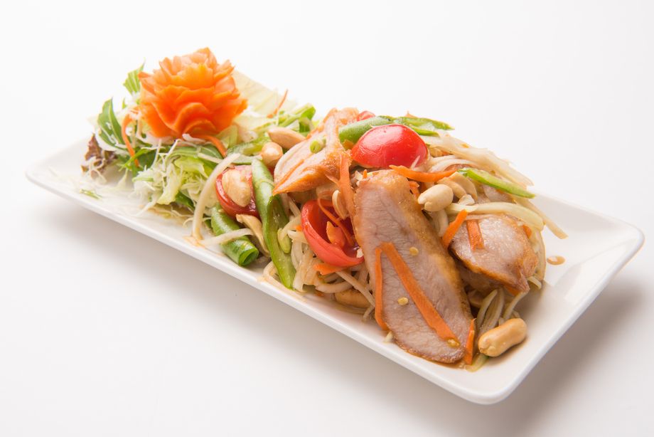 ソムタムコームーヤーン（¥1180）