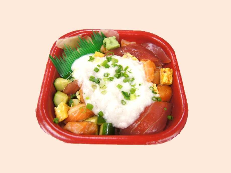 バラとろろ丼（540円～）