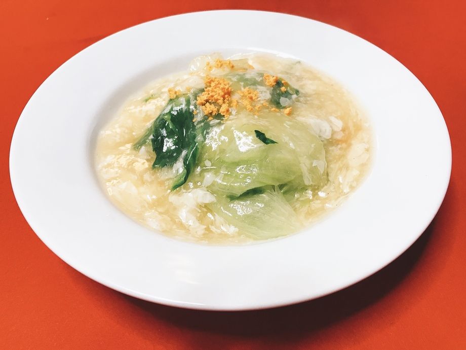 レタスの蟹味噌あんかけ（880円　税込）