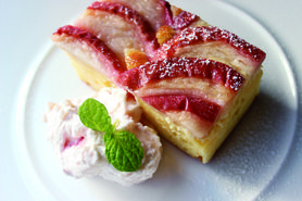 【自家製】フルーツ入りアーモンドケーキ