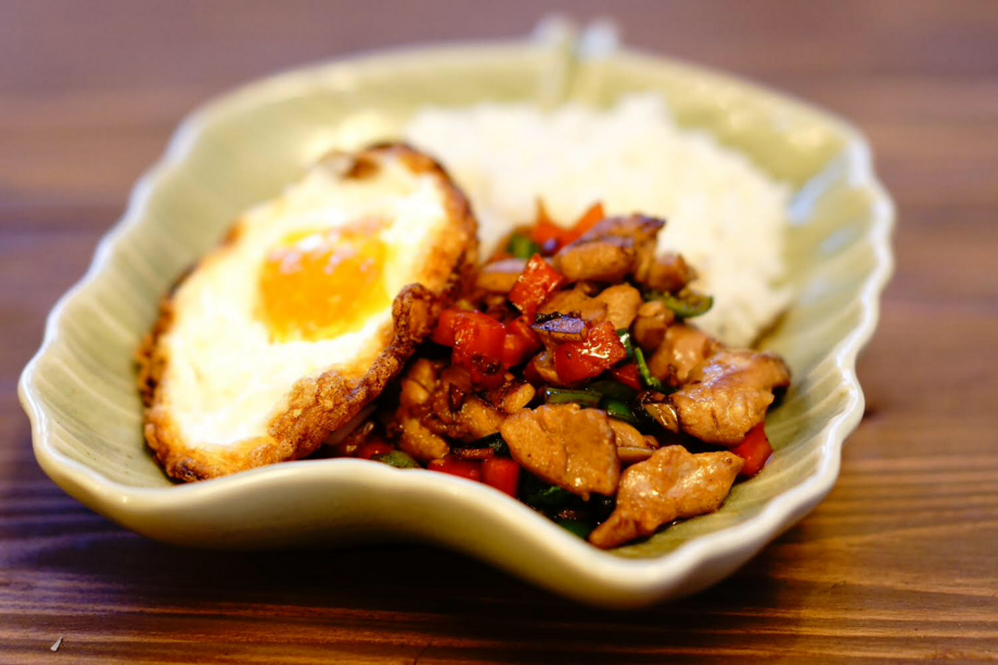 ガパオガイ（500円）