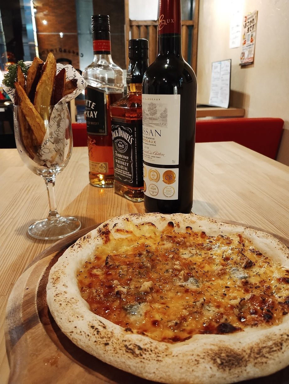 ゴルゴンゾーラとクルミのハニーピザ