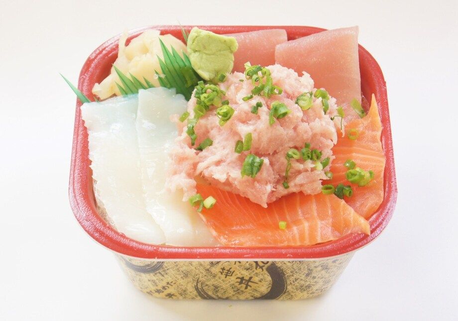 どんまる丼（540円～）