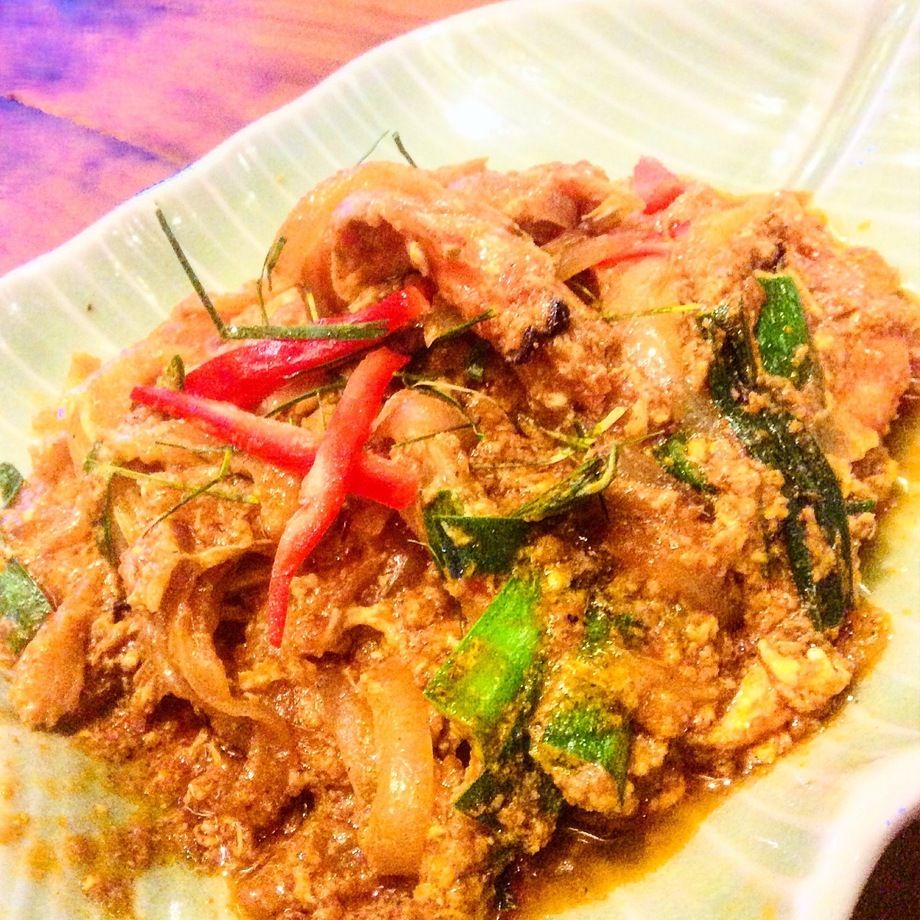 クンパッポンカリー(ソフトシェルシュリンプのカレー炒め卵とじ)（1280円）