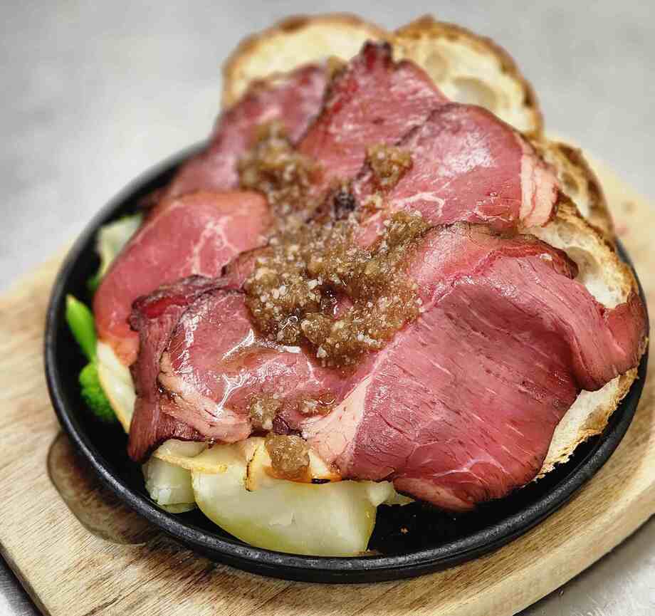 F.ローストビーフと彩り野菜のチーズラクレット