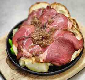 F.ローストビーフと彩り野菜のチーズラクレット