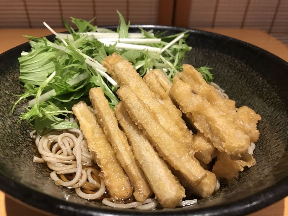 ごぼう天そば（1650円）