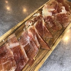 ハモンイベリコ（生ハム）