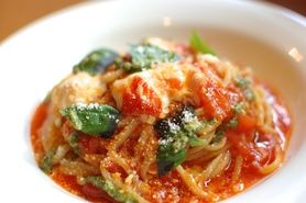 モッツァレラチーズとフレッシュバジルのトマトソース〜ジェノベーゼ風〜