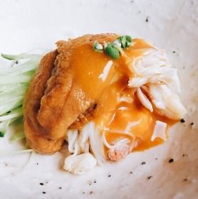 【雲丹と毛ガニの黄身醤油がけ】