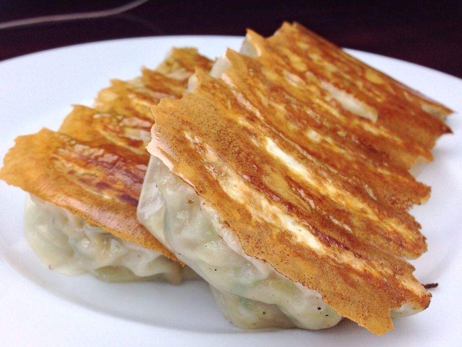 ⭕️パリうま餃子⭕️パリッと焼けた皮の中からジューシーさがほとばしる当店自慢の餃子です。