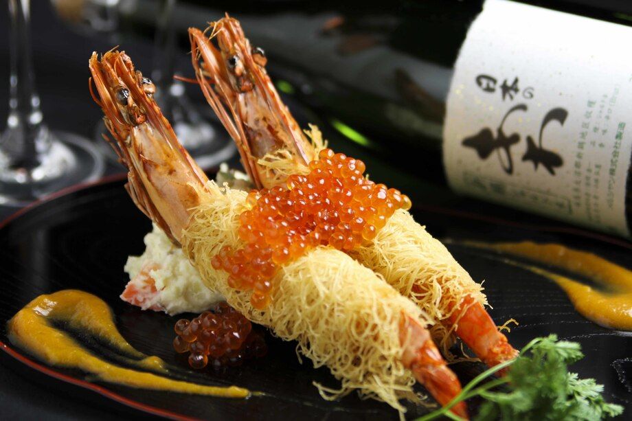 たっぷりイクラの名物エビフライ