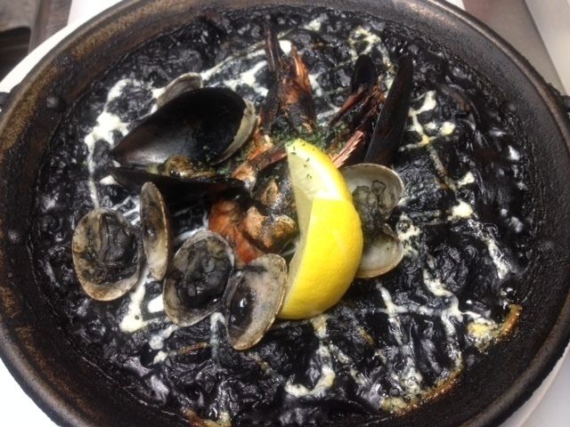 イカ墨のパエリア(２人前～)（￥3300（２人前））