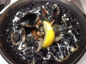 イカ墨のパエリア(２人前～)