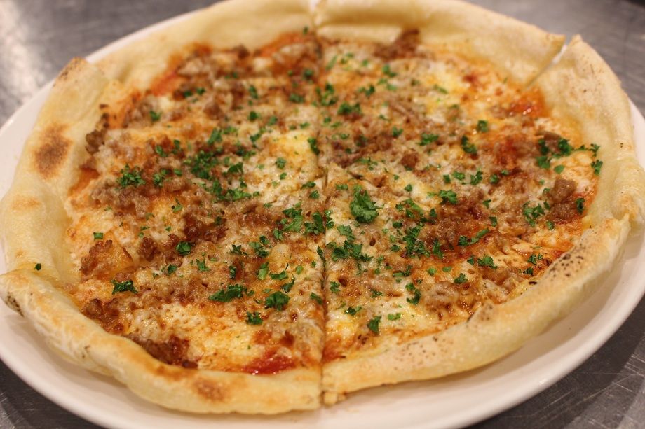 自家製手ごねナポリ風ピッツア