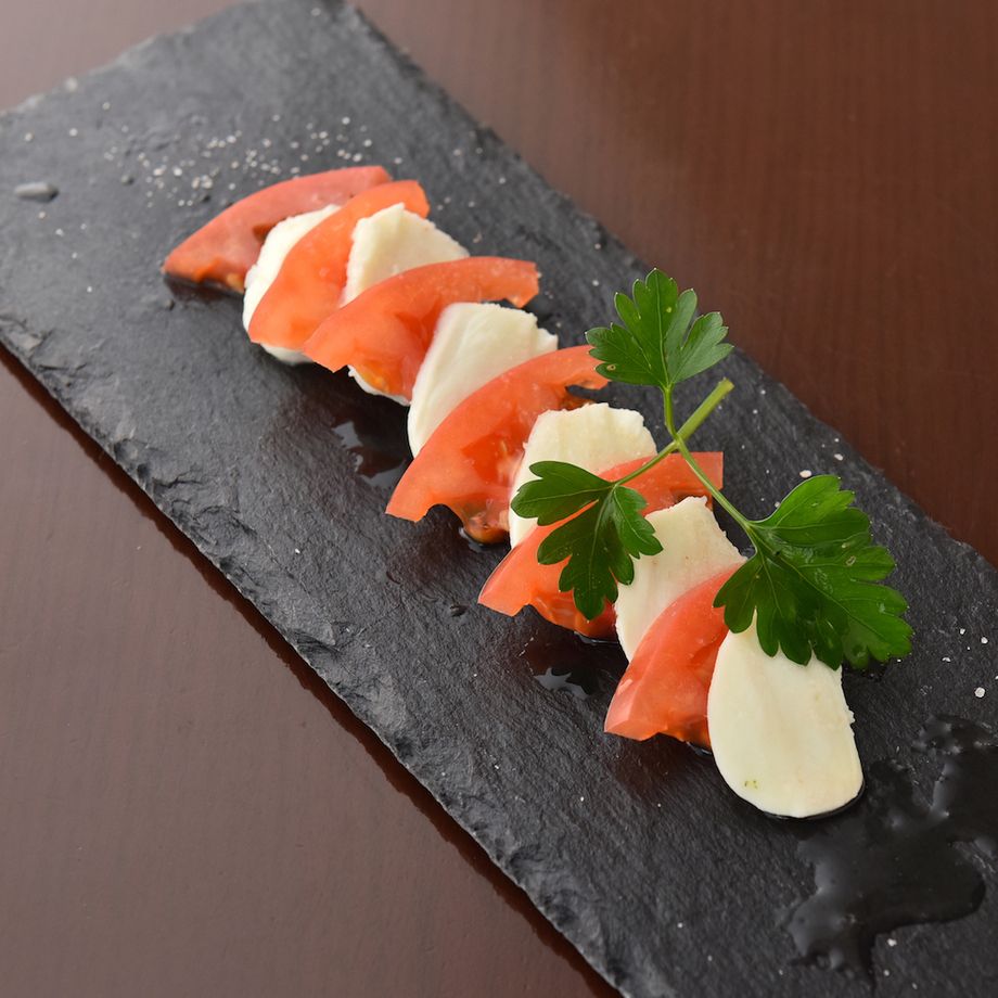 水牛モッツァレラのカプレーゼ