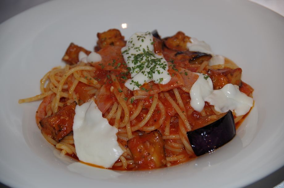 ナスとベーコンとモッツアレラ