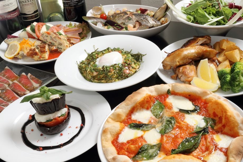 贅沢コース(飲み放題120分ラストオーダー)サーロインステーキ付きピザとパスタはおかわりし放題