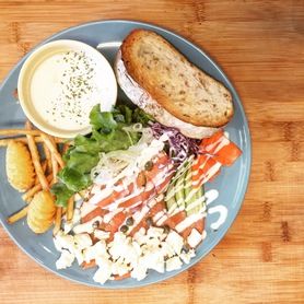 サーモンモッツァレラ