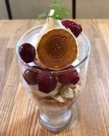 ベリーパフェ（980）