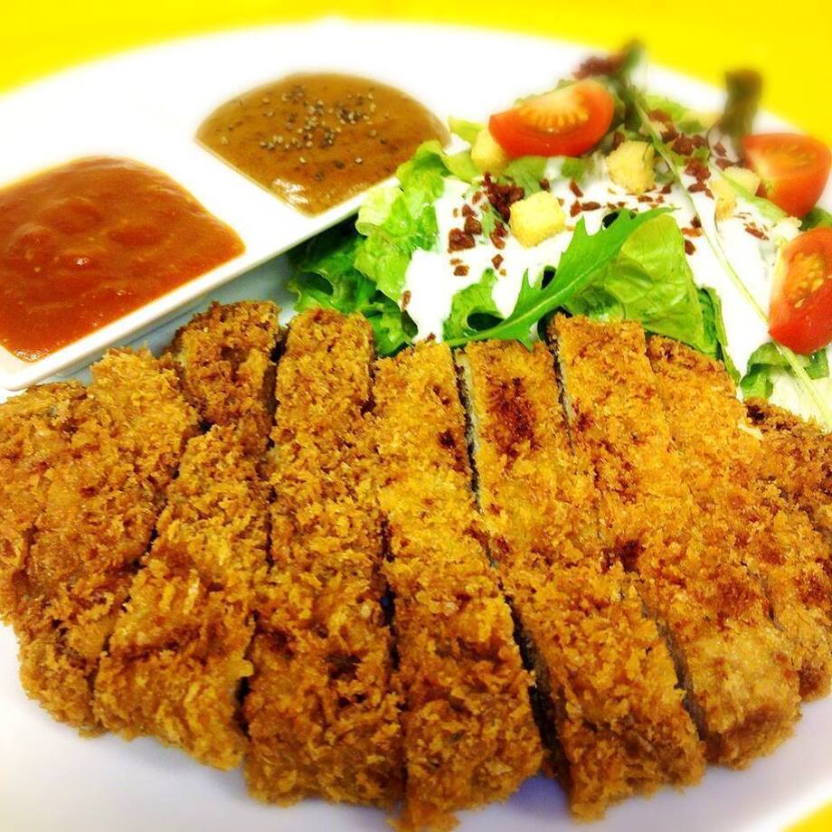 ポークカツレツ（デミグラソース・ミラノ風）