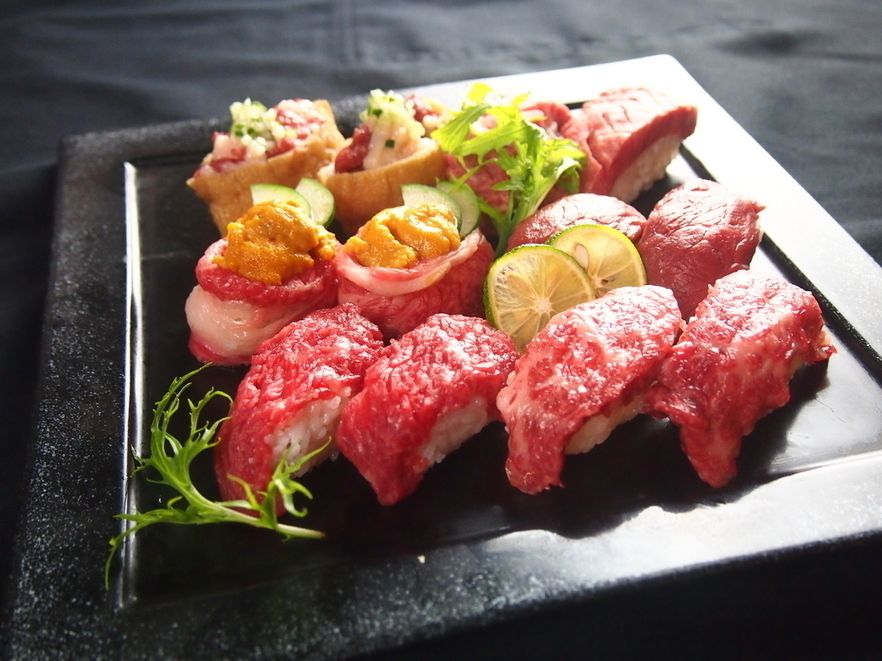 Sushi～肉の寿司～（220円~）