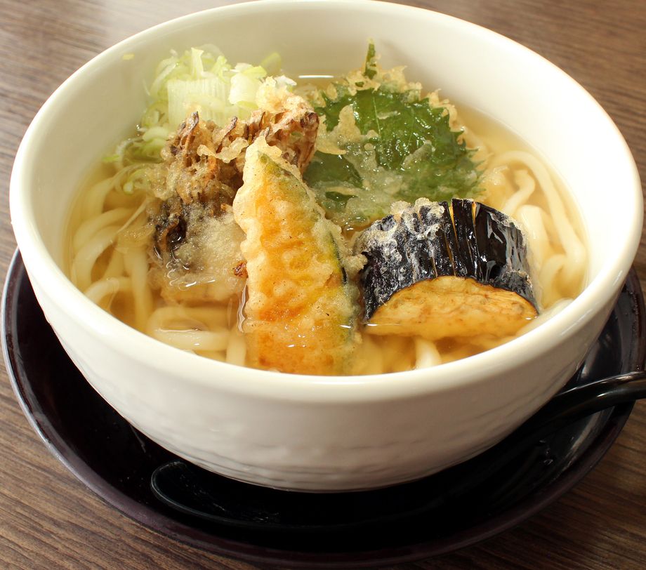 野菜天うどん（860円）
