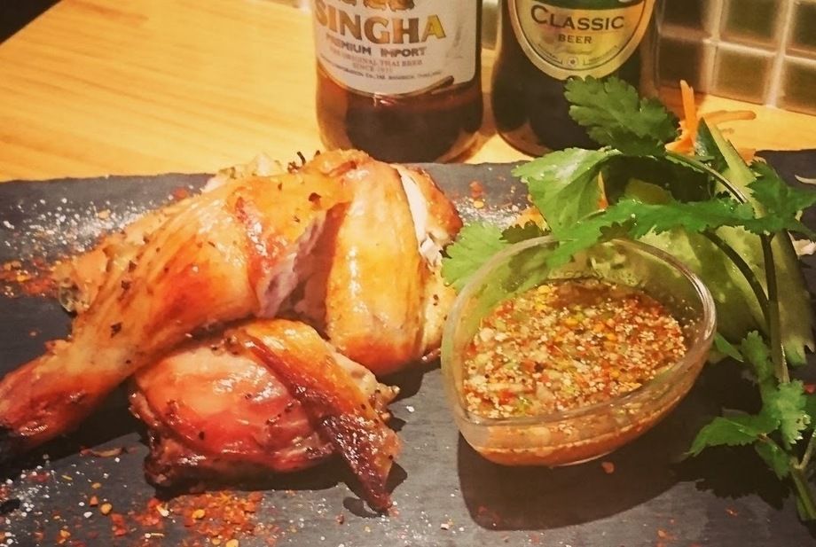 釜焼きガイヤーン（ハーフ1,400円、ホール2,800円）