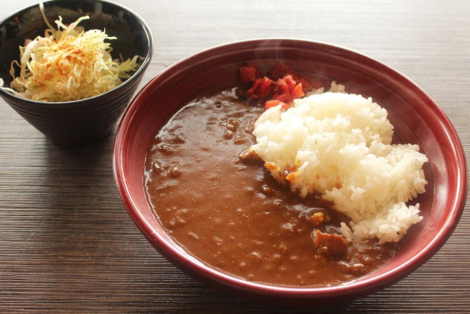 うどん屋のカレーライス（700円　小うどん付き880円）