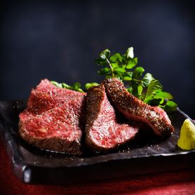 【夏フェア】クラフトビール飲み比べ5種&選べるメイン料理9品2.5h飲み放題付き4500円