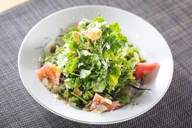 ナッツとミモレットのサラダ