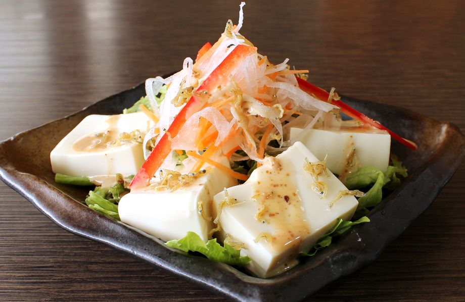 とうふサラダ（380円）