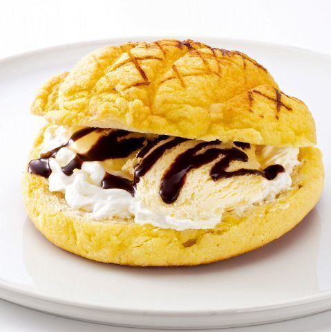 炙ってメロンパンアイス（319円（税込））